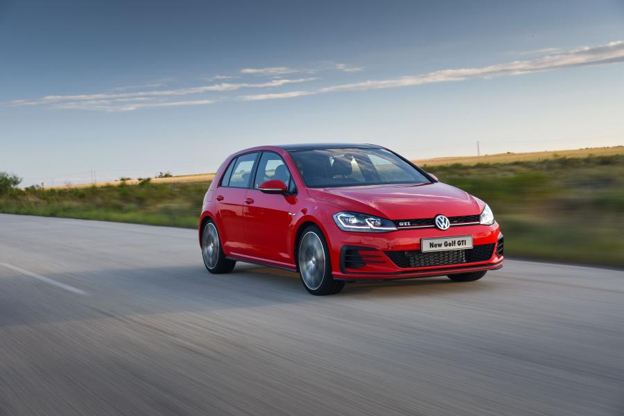  Volkswagen Golf GTI 5-Door 2017 года  (ZA) (фото 8 из 18)